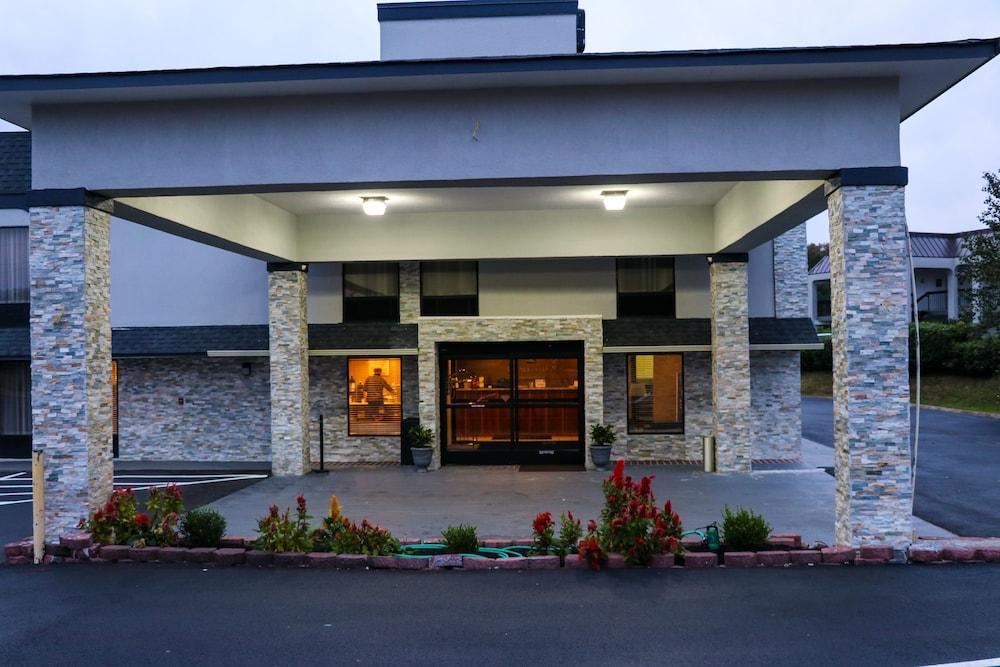 Quality Inn Кливленд Экстерьер фото