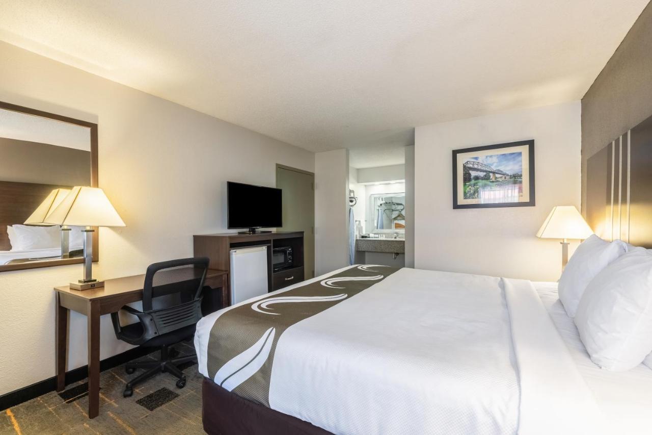 Quality Inn Кливленд Экстерьер фото