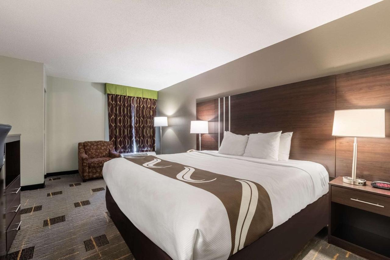 Quality Inn Кливленд Экстерьер фото