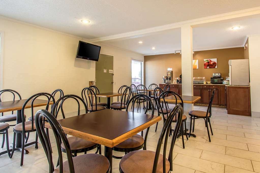 Quality Inn Кливленд Ресторан фото