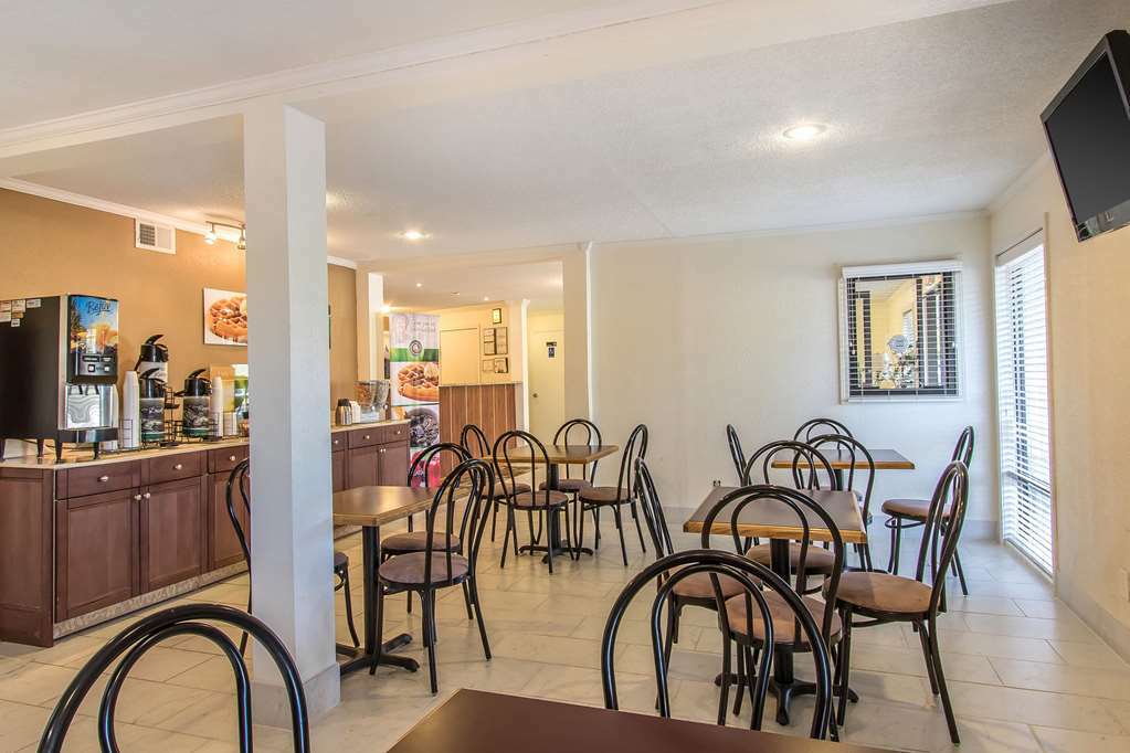 Quality Inn Кливленд Ресторан фото